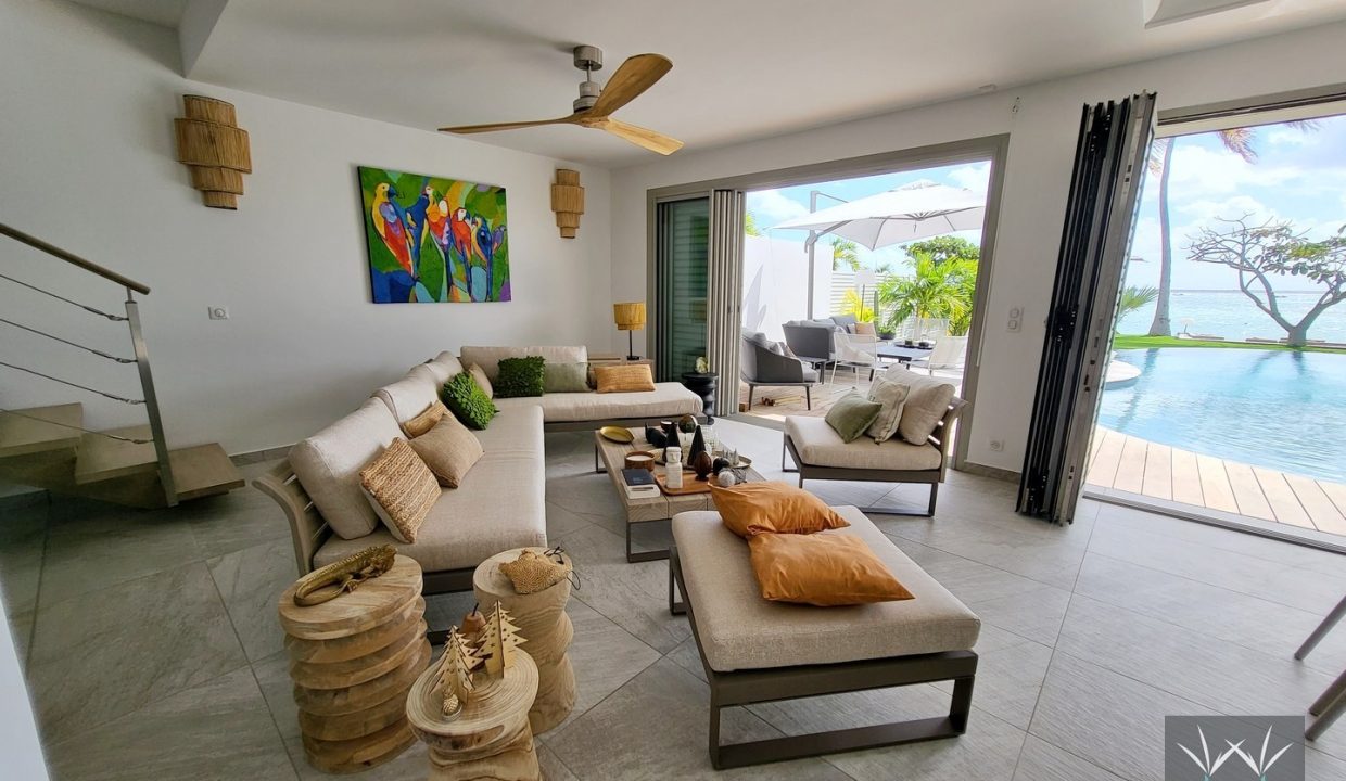 Delphy villa de location bord de mer avec piscine vacances guadeloupe