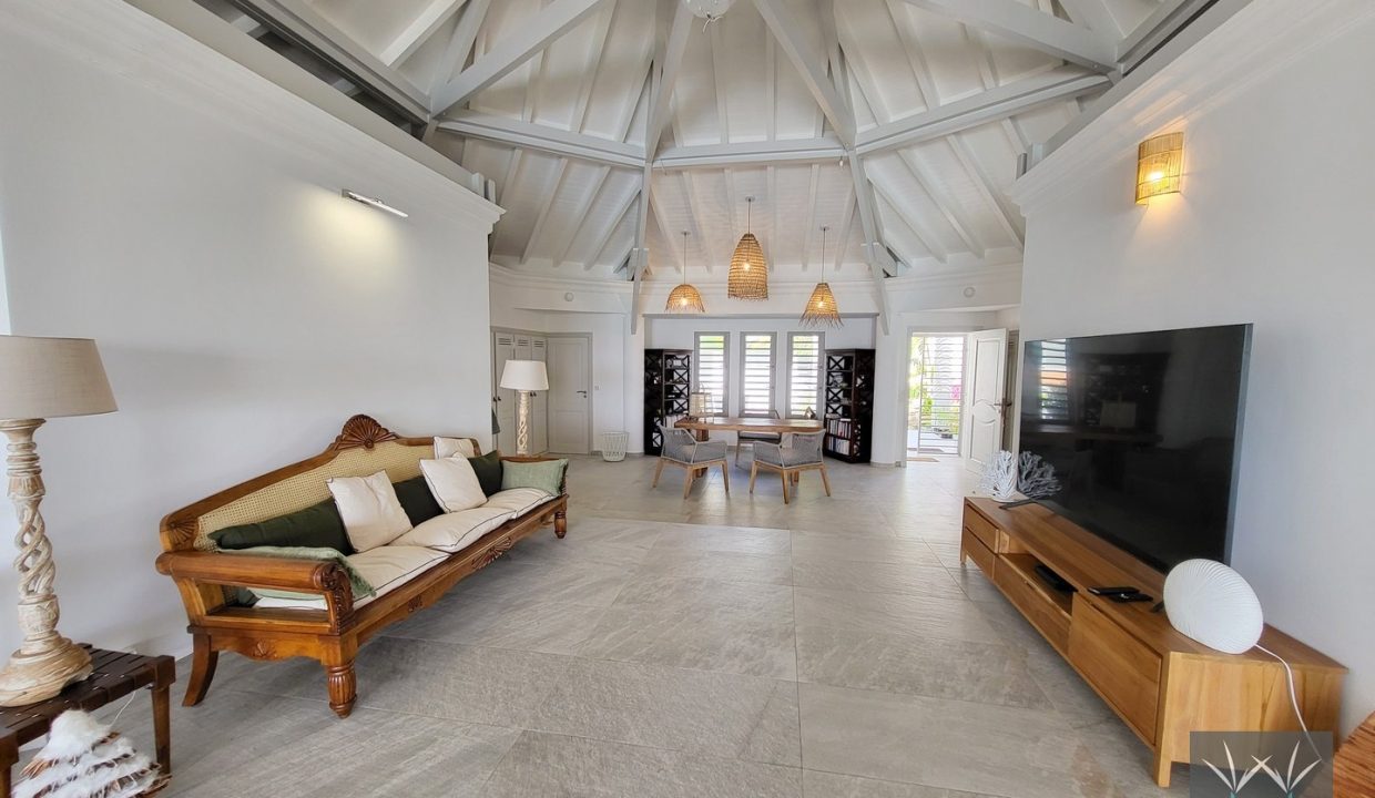 Delphy villa de location bord de mer avec piscine vacances guadeloupe
