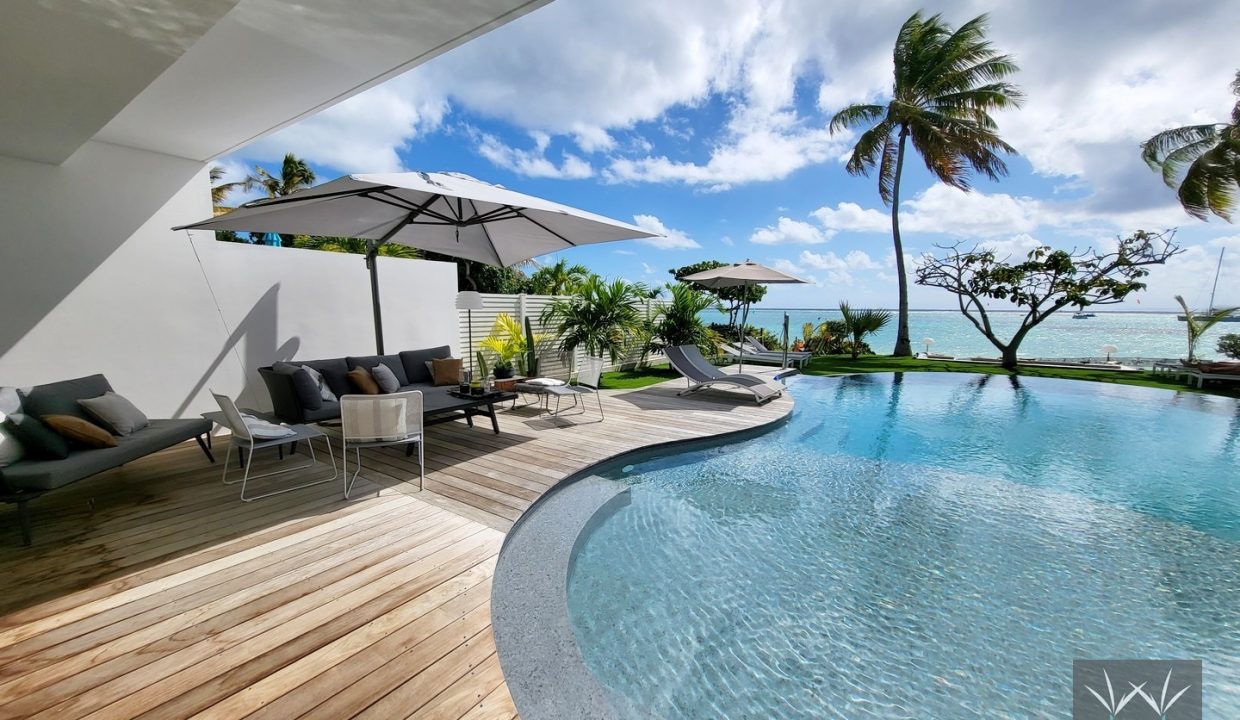 Delphy villa de location bord de mer avec piscine vacances guadeloupe