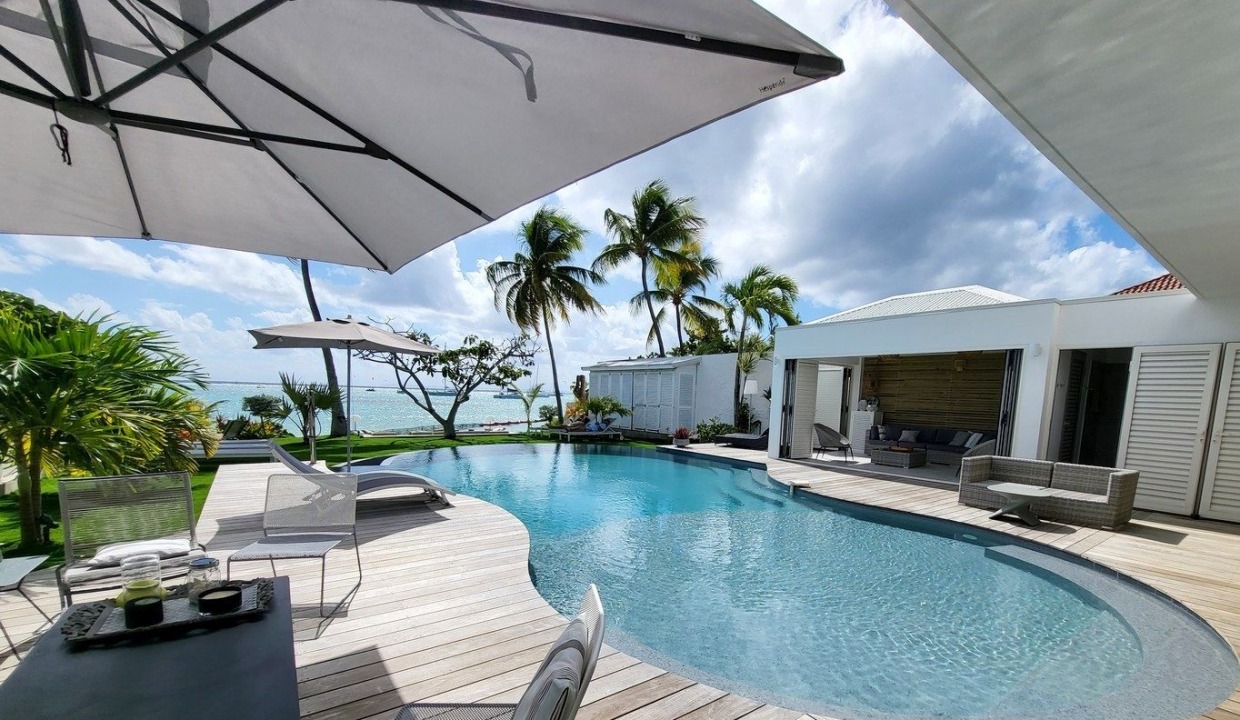 Delphy villa de location bord de mer avec piscine vacances guadeloupe