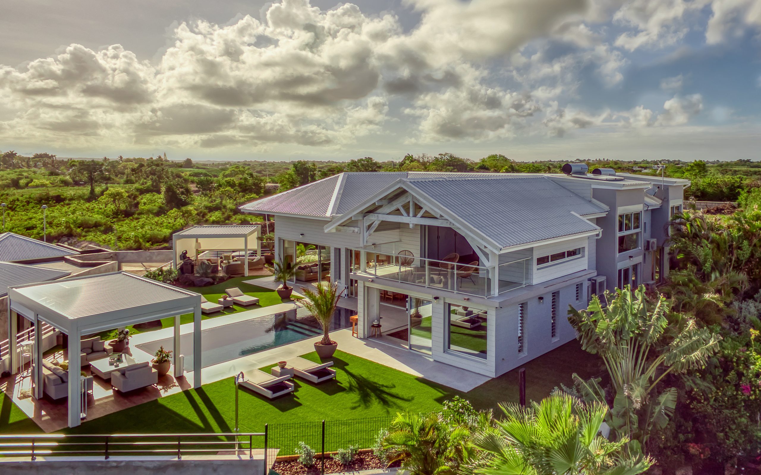 villa des arts vue mer location de standing avec piscine guadeloupe vacances