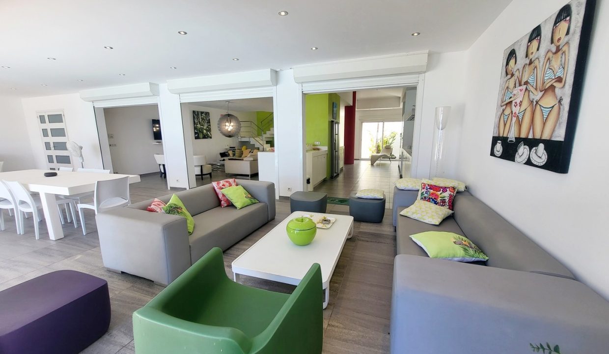 villa la perle guadeloupe vacances en famille avec piscine pieds dans l'eau standing