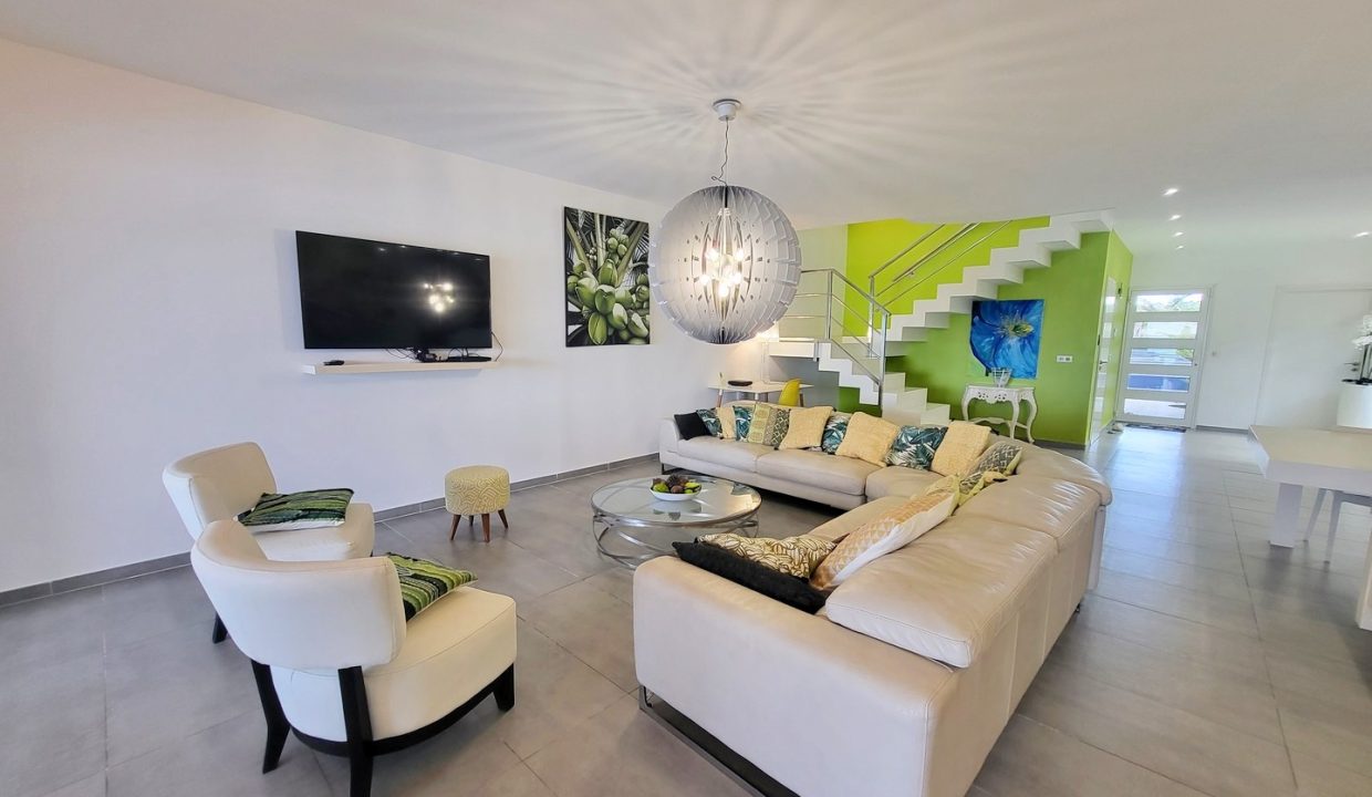 villa la perle guadeloupe vacances en famille avec piscine pieds dans l'eau standing