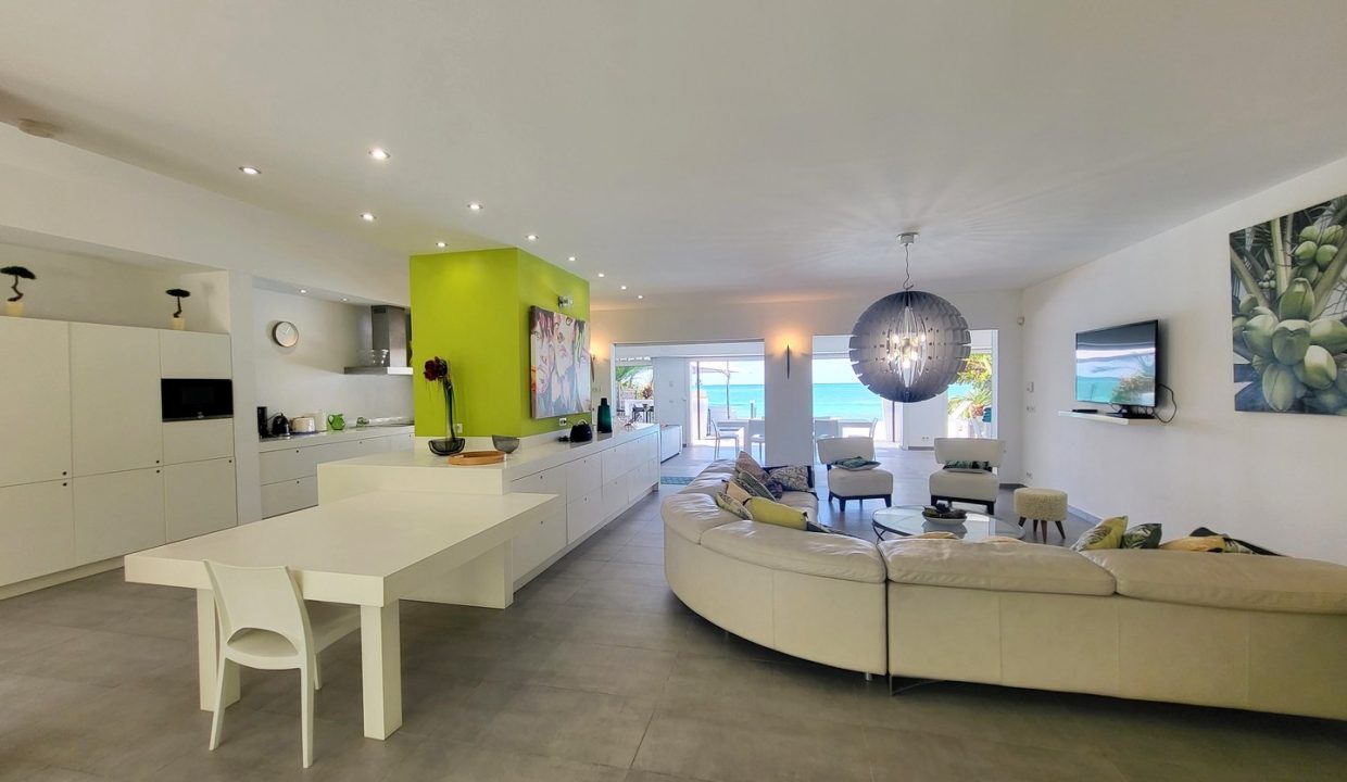 villa la perle guadeloupe vacances en famille avec piscine pieds dans l'eau standing