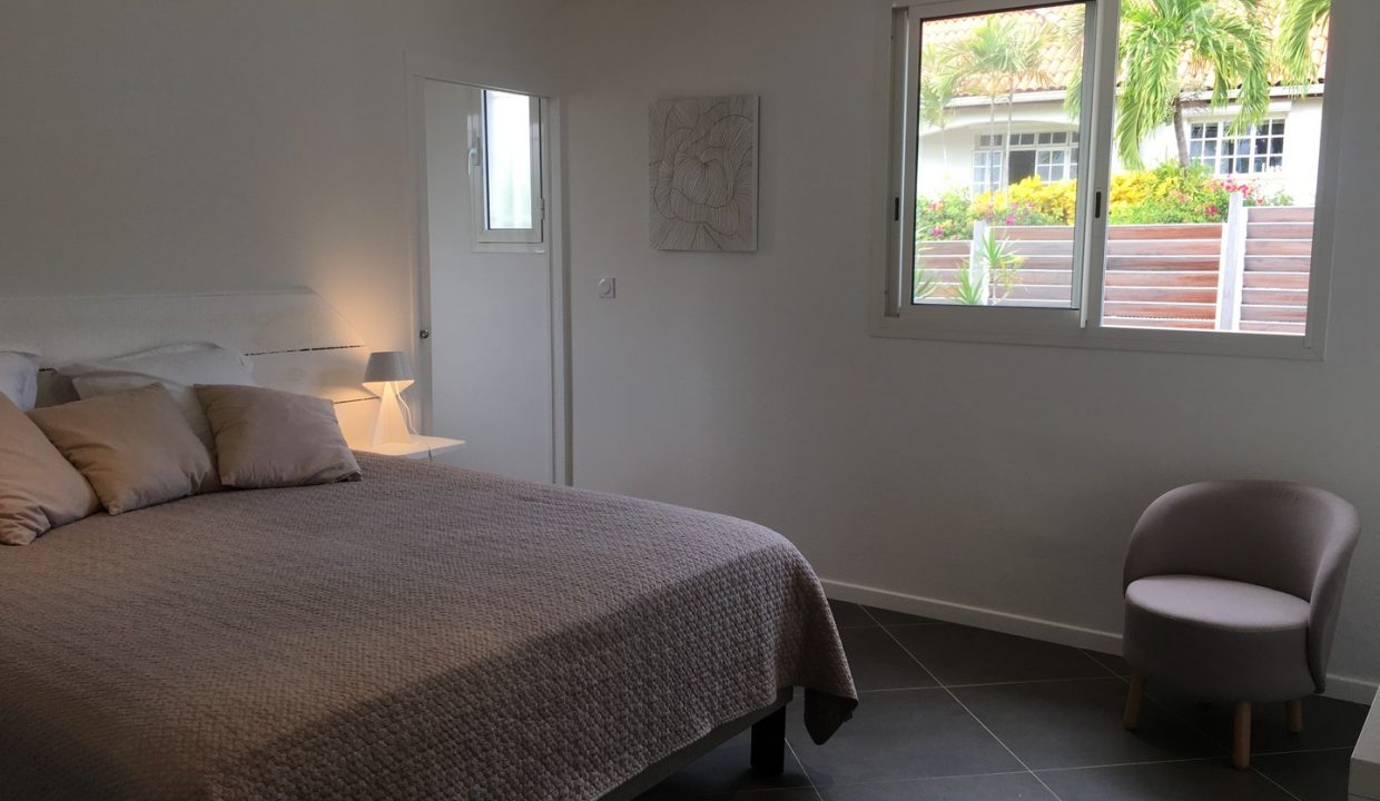 villa-carouge-chambre-parentale-lit