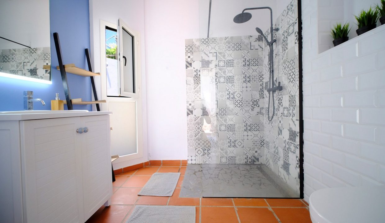 chambre_202_sdb100_villa-Bleu Karaib-location_saisonnière_guadeloupe
