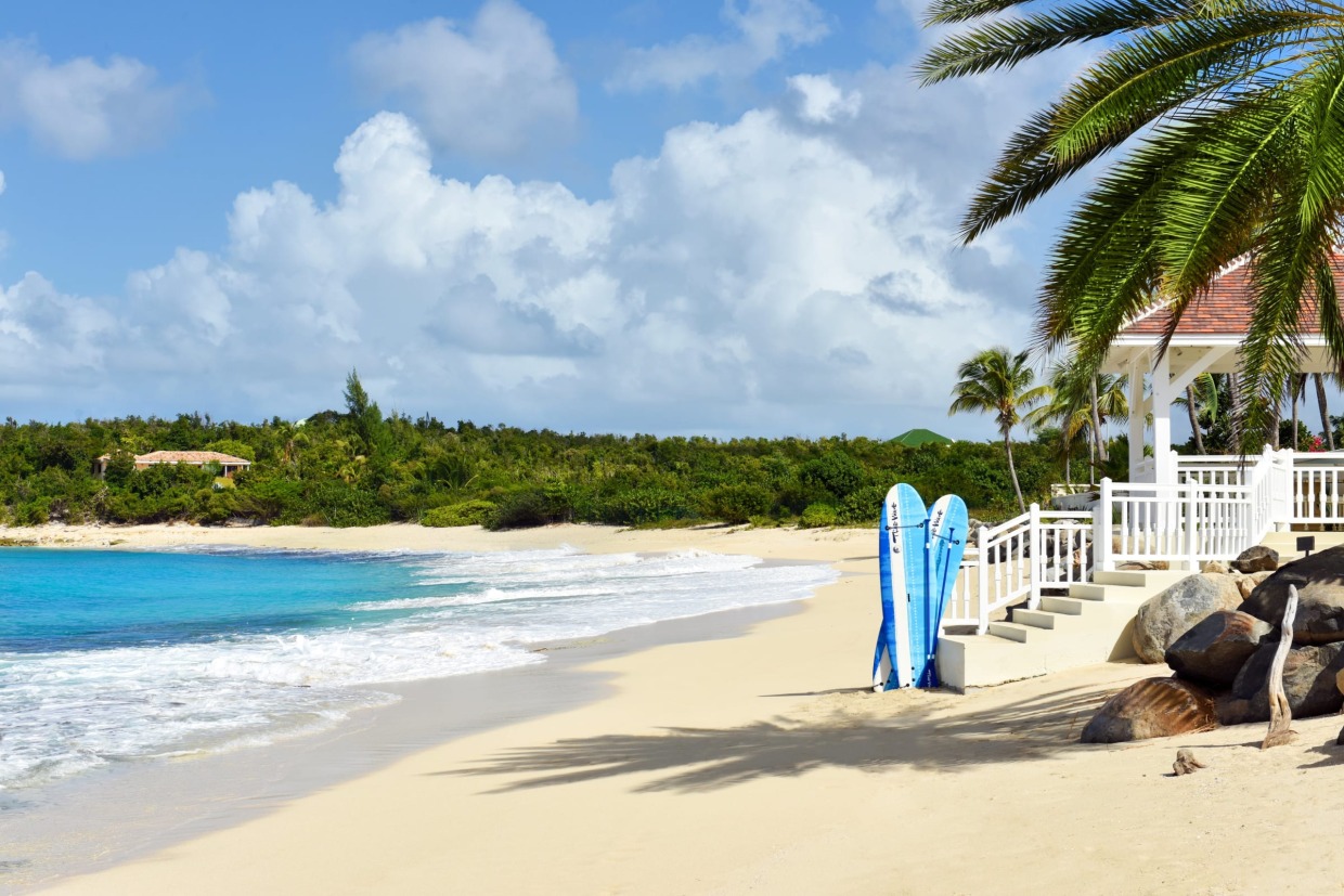 Plage de baie aux prunes devant la villa le chateau des palmiers à Saint Martin